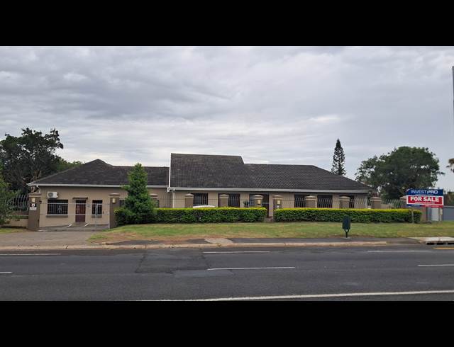 440M² OFFICE TO LET IN BONZA BAY