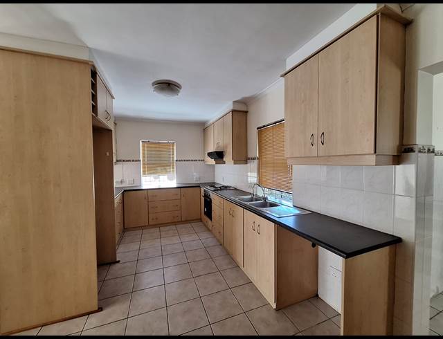 2 bed property to rent in LANGERUG
