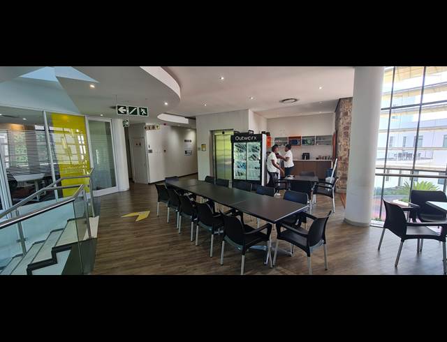 1,436M² OFFICE TO LET IN LA LUCIA RIDGE