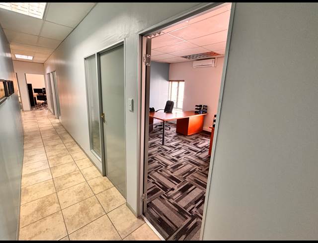 200M² OFFICE TO LET IN ROUTE 21 BUSINESS PARK