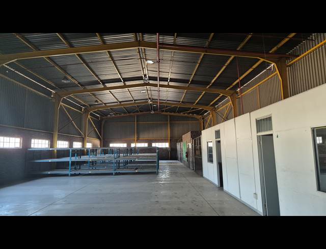 3,204M² WAREHOUSE TO LET IN VINTONIA