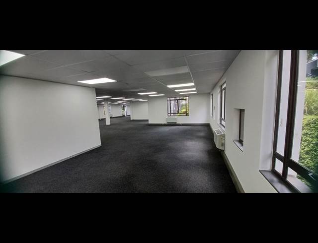 448M² OFFICE TO LET IN HYDE PARK