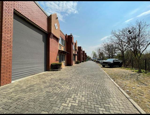 178M² WAREHOUSE TO LET IN STRIJDOMPARK