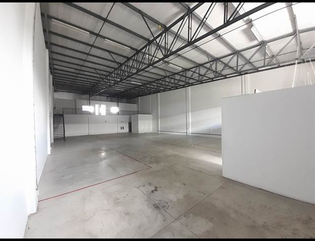 498M² WAREHOUSE TO LET IN HONEYDEW
