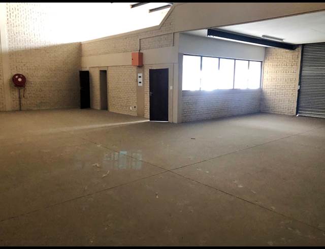 334M² OFFICE TO LET IN POMONA AH