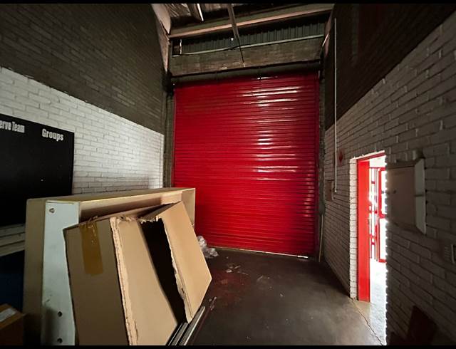 291M² WAREHOUSE TO LET IN KEW