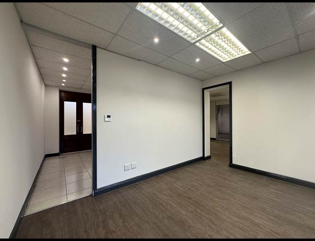 162M² OFFICE TO LET IN SANDTON CENTRAL