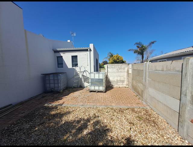 4 bed property to rent in HOSPITAL HILL