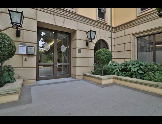 60M² SERVICED OFFICE TO LET IN MAGALIESSIG