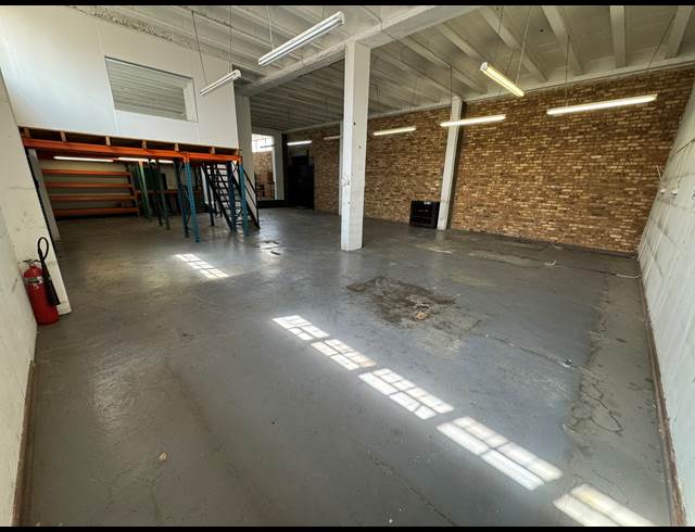 Business property to rent in FAIRVIEW