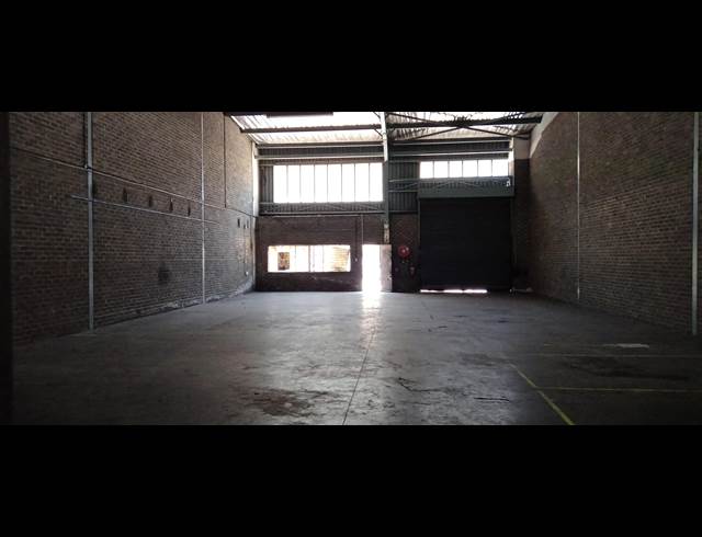 300M² WAREHOUSE TO LET IN SELBY