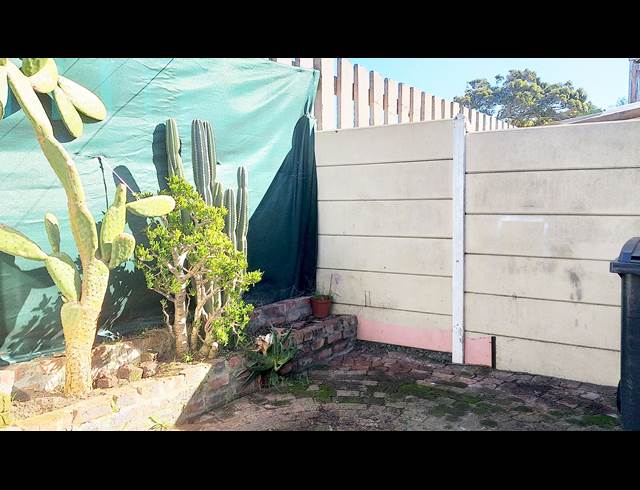 2 bed property to rent in KENILWORTH