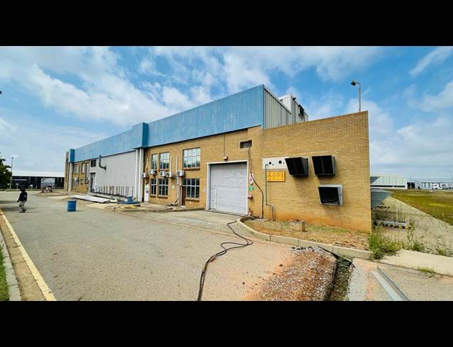 6,250M² WAREHOUSE TO LET IN CHAMDOR