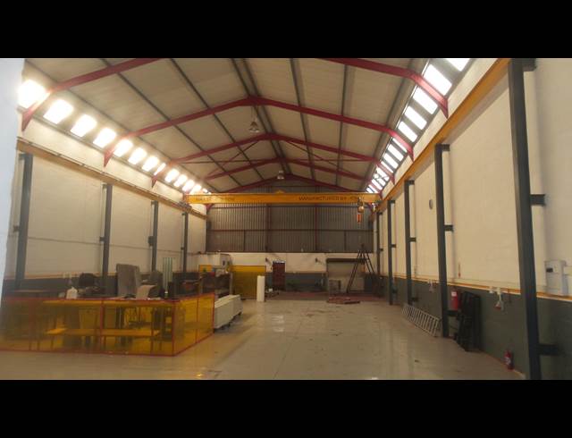 RETAIL PROPERTY TO RENT IN CAMPS BAY