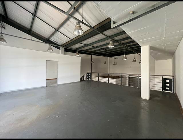 209M² WAREHOUSE TO LET IN HIGHVELD