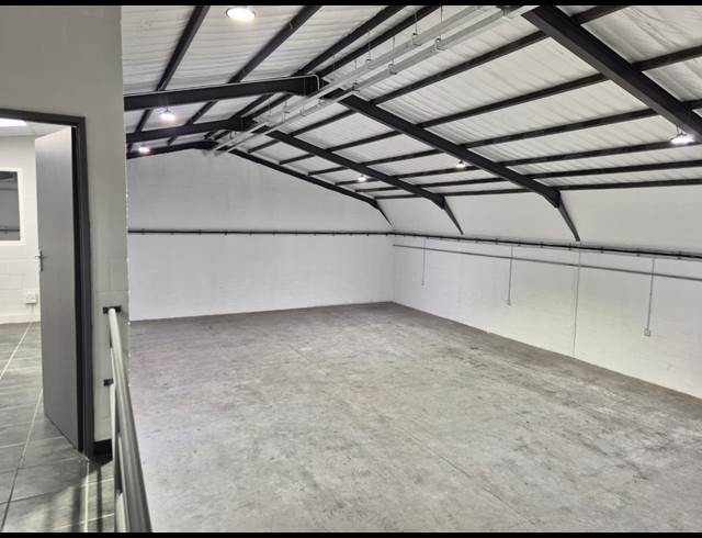 806M² WAREHOUSE TO LET IN RETREAT INDUSTRIAL