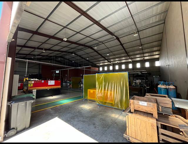 941M² WAREHOUSE TO LET IN DALPARK