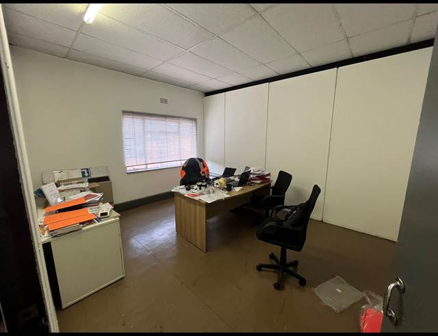 650M² WAREHOUSE TO LET IN WADEVILLE