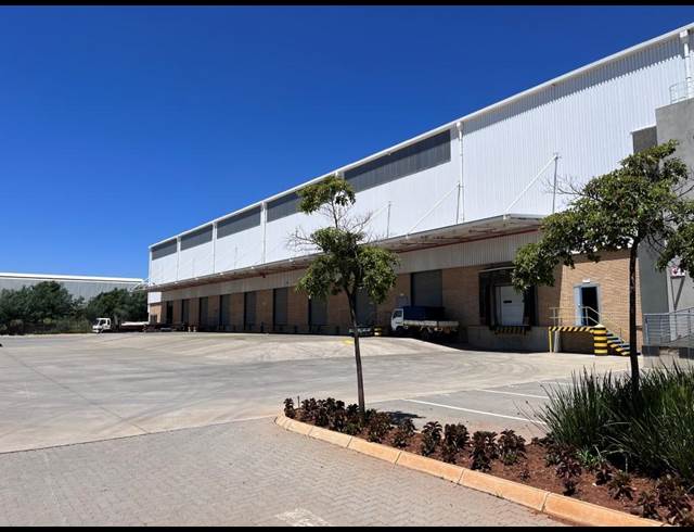 7,460M² WAREHOUSE TO LET IN MEADOWDALE