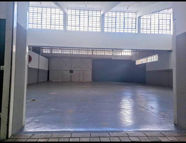 1,100M² WAREHOUSE TO LET IN LONGDALE