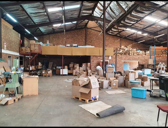 1,150M² WAREHOUSE TO LET IN AMALGAM