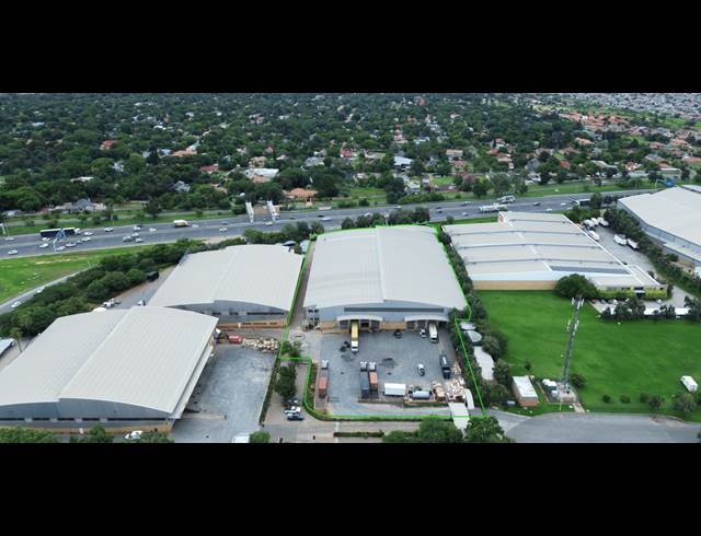 7,671M² WAREHOUSE TO LET IN LONGMEADOW