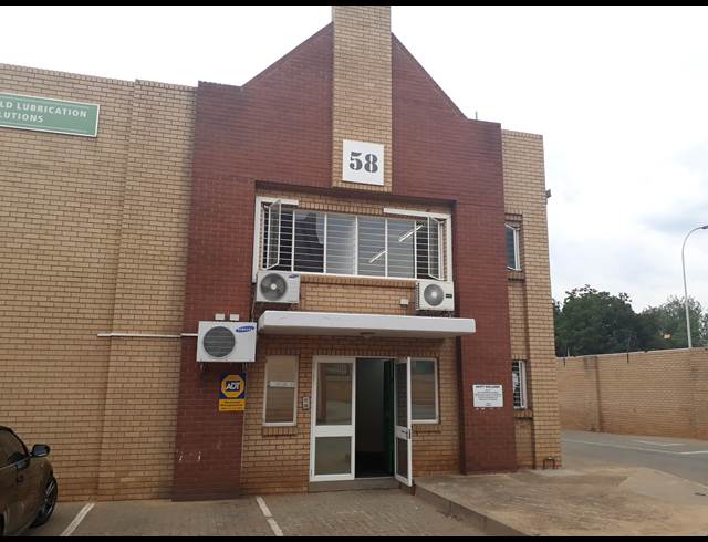 425M² WAREHOUSE TO LET IN SUNNYROCK