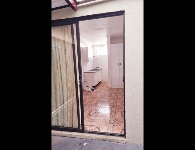 1 bed property to rent in KRUGERSDORP