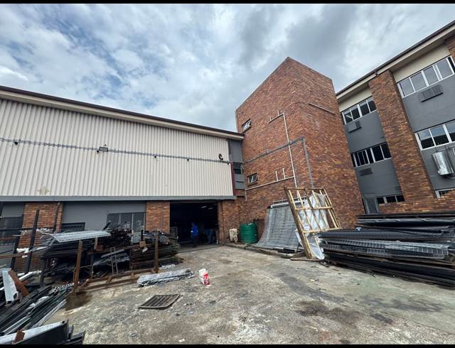 650M² WAREHOUSE TO LET IN WYNBERG