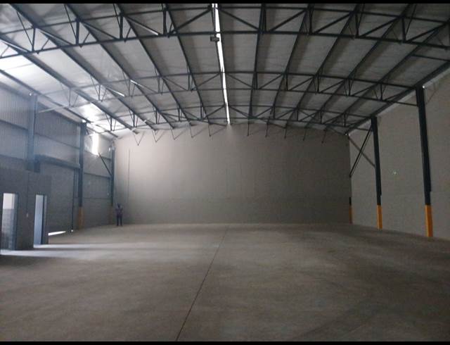 879M² WAREHOUSE TO LET IN KNOPJESLAAGTE