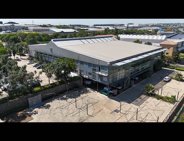 4,665M² WAREHOUSE TO LET IN LINBRO PARK