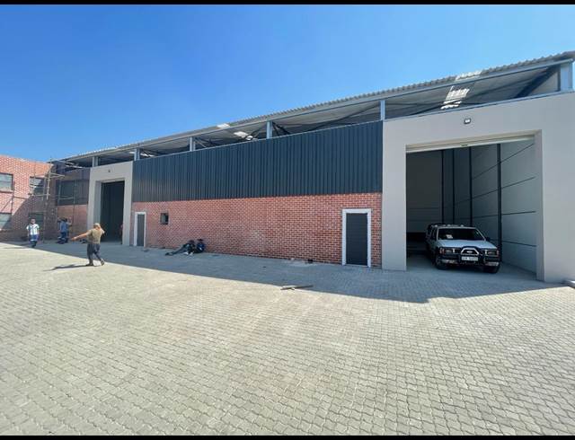 975M² WAREHOUSE TO LET IN STIKLAND INDUSTRIAL