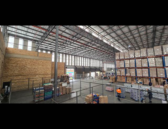 7,649M² WAREHOUSE TO LET IN NORTH RIDING