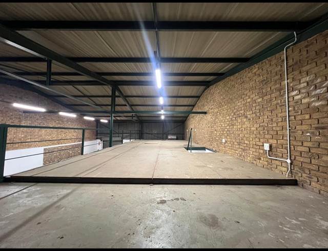 160M² WAREHOUSE TO LET IN HENNOPSPARK