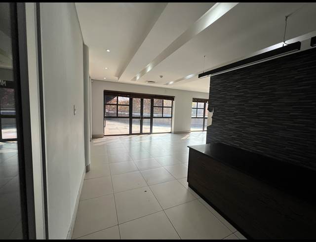 1,225M² OFFICE TO LET IN ILLOVO