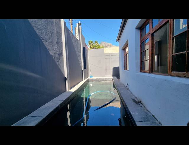 365M² MINI FACTORY TO LET IN WOODSTOCK
