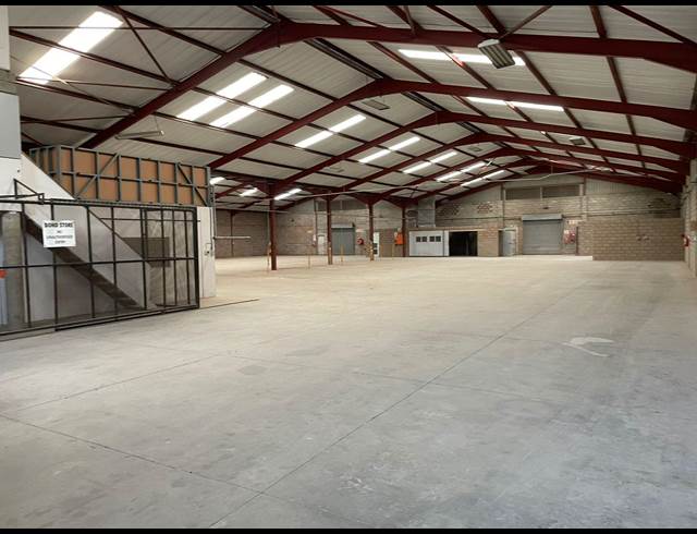 2,200M² WAREHOUSE TO LET IN GLEN ANIL