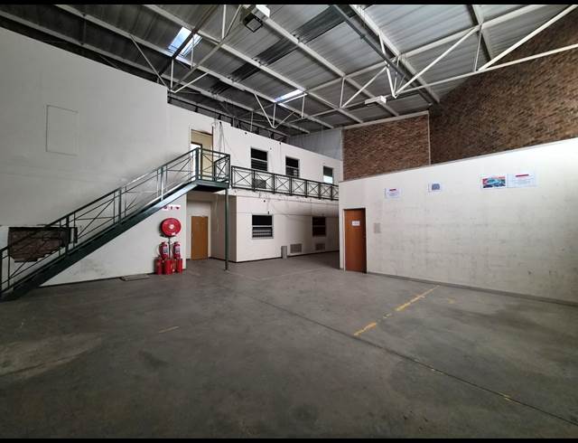 440M² WAREHOUSE TO LET IN RANDJESPARK