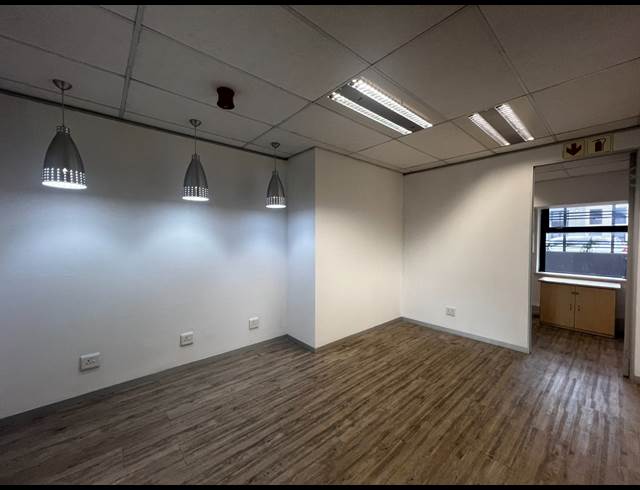 355M² OFFICE TO LET IN MOWBRAY