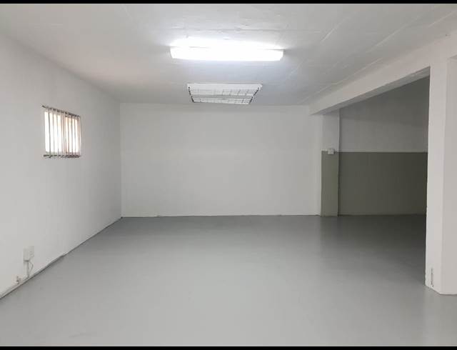 245M² WAREHOUSE TO LET IN BRIARDENE