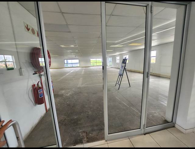 586M² OFFICE TO LET IN HALFWAY GARDENS