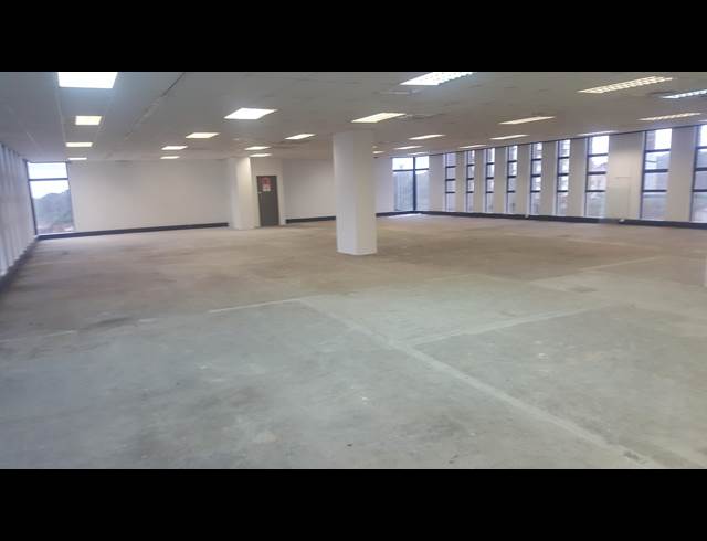 401M² OFFICE TO LET IN OVERPORT