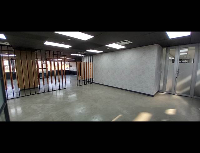 270M² OFFICE TO LET IN WOODMEAD