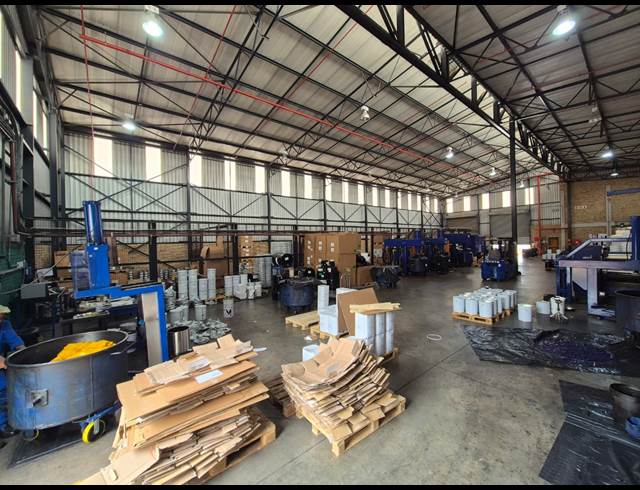 1,700M² WAREHOUSE TO LET IN LINBRO PARK