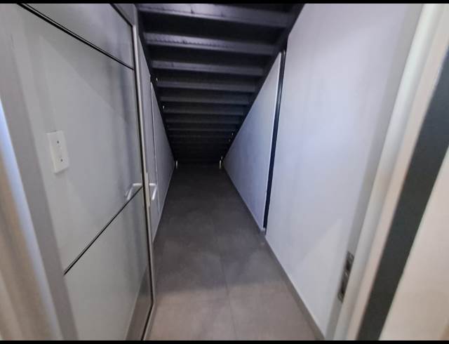 2,248M² SHOWROOM TO LET IN DUNCANVILLE