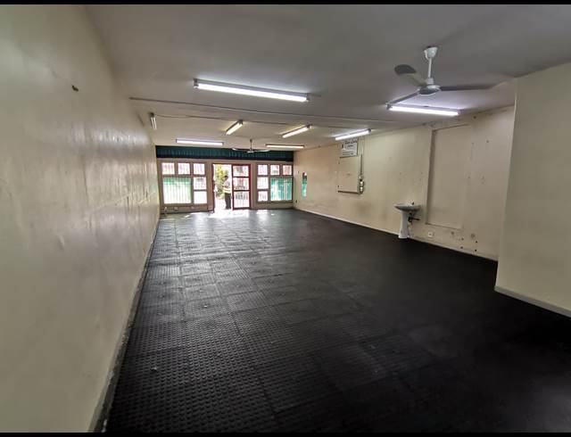 74M² RETAIL TO LET IN VALHALLA