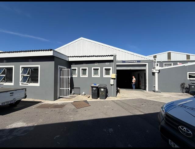 1,522M² WAREHOUSE TO LET IN BEACONVALE