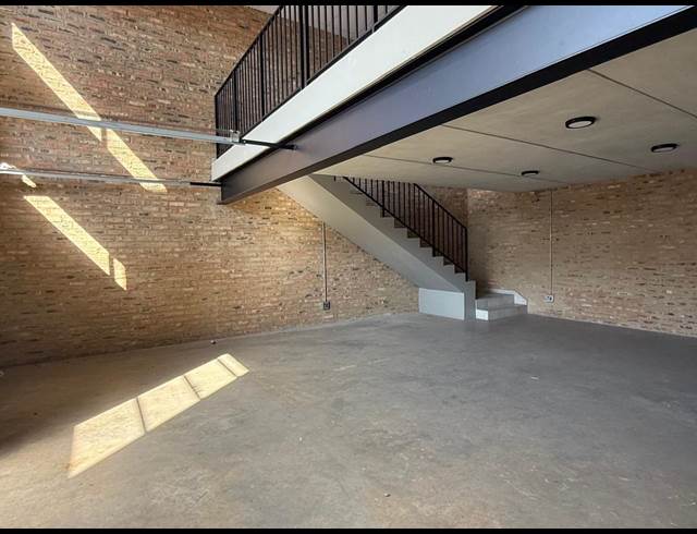116M² WAREHOUSE TO LET IN HALFWAY HOUSE