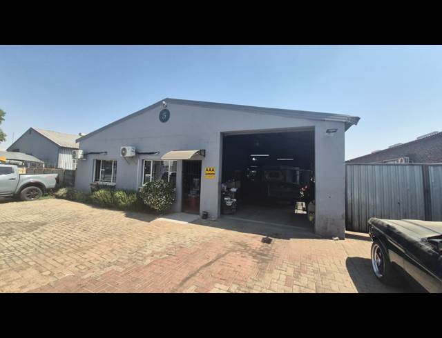 566M² WAREHOUSE TO LET IN ANDERBOLT