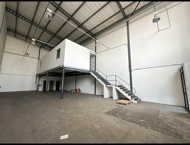 284M² WAREHOUSE TO LET IN MEADOWDALE